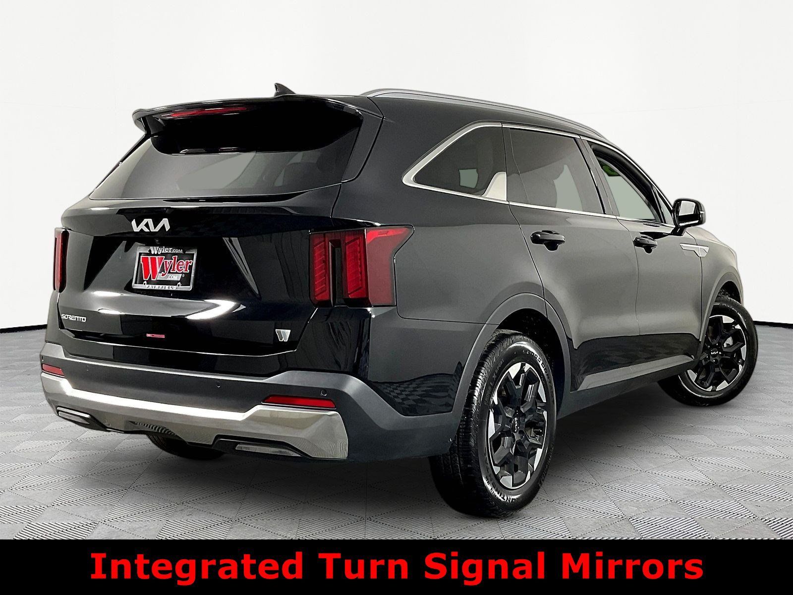 Certified 2026 Kia Sorento S w/ S Panoramic Sunroof Package FWD image 6