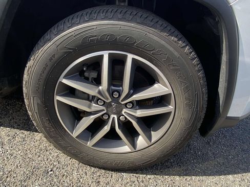 Used 2020 Jeep Grand Cherokee Limited RWD image 6