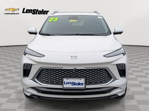 Used 2025 Buick Encore GX Avenir w/ Avenir Technology Package image 8