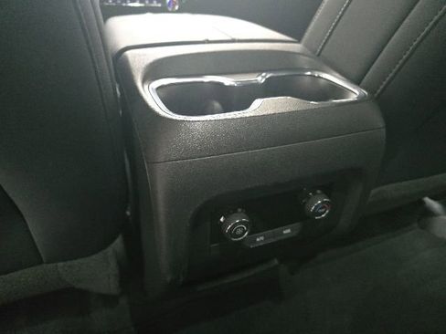 Used 2025 Chevrolet Traverse LT AWD/4WD image 14