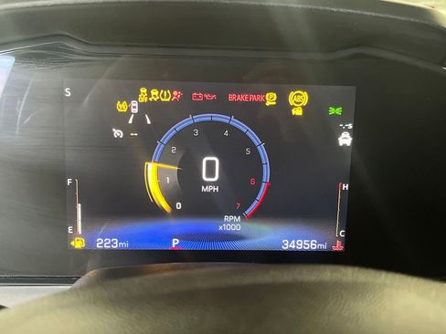 Used 2025 Chevrolet Trax LT FWD image 16