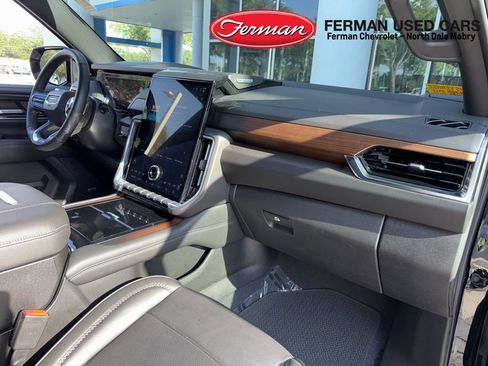 Used 2025 GMC Yukon Denali AWD/4WD image 5