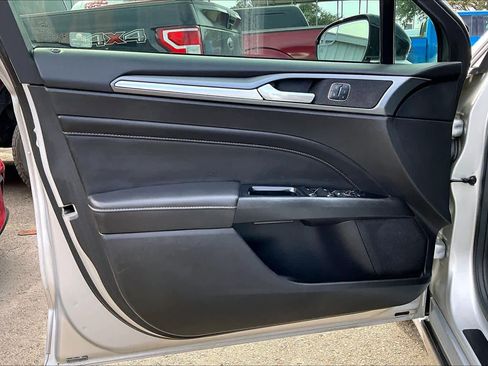 Used 2016 Ford Fusion Titanium image 22