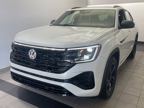 New 2026 Volkswagen Atlas Cross Sport SEL R-Line image 3