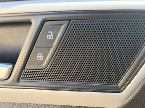 Used 2021 Volkswagen Atlas SE FWD image 17
