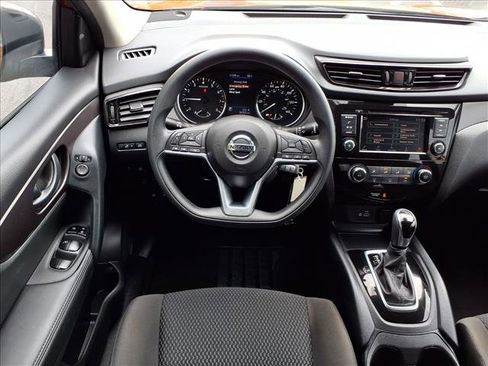 Used 2021 Nissan Rogue Sport S image 14