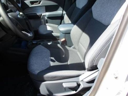 New 2025 Ford Maverick XLT image 8