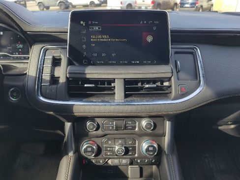 Used 2023 GMC Yukon XL SLT image 14