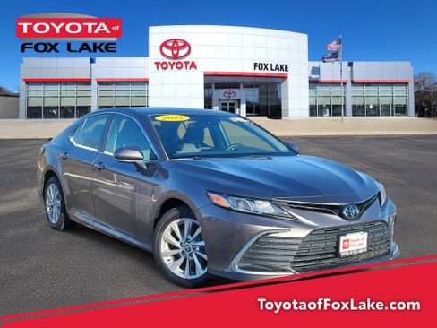 Used 2022 Toyota Camry LE image 1