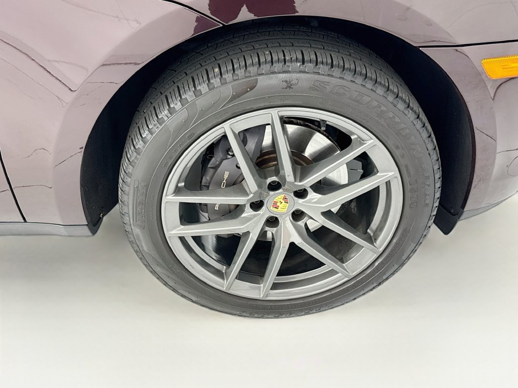 Used 2024 Porsche Macan AWD/4WD image 31