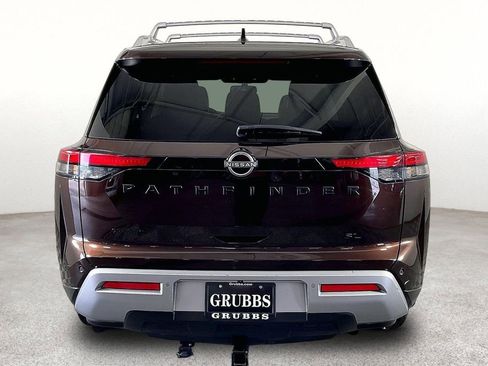 Used 2022 Nissan Pathfinder SL w/ SL Premium Package FWD image 5