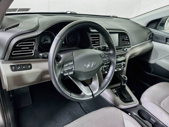 Used 2020 Hyundai Elantra Limited FWD image 11