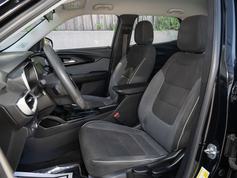 Used 2021 Chevrolet TrailBlazer LS FWD image 18