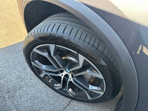 Used 2021 BMW X5 xDrive40i w/ Premium Package 2 image 9