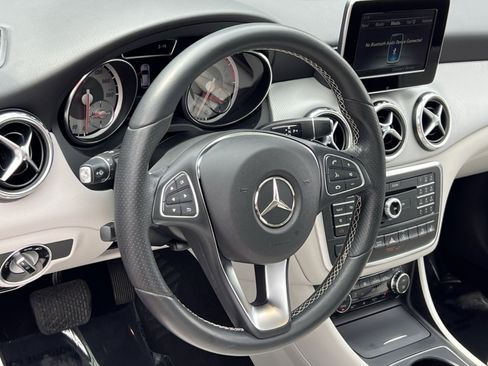 Used 2017 Mercedes-Benz GLA 250 4MATIC image 21