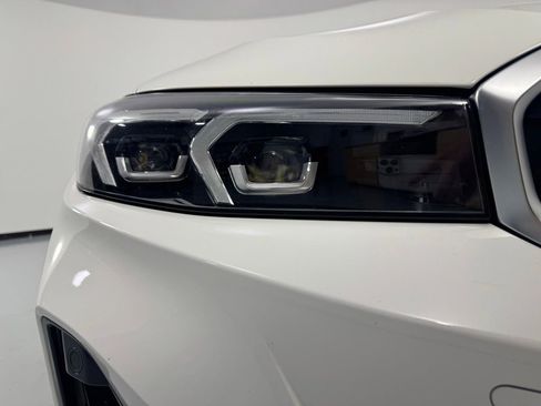 Certified 2025 BMW 330i xDrive Sedan w/ Convenience Package AWD/4WD image 9