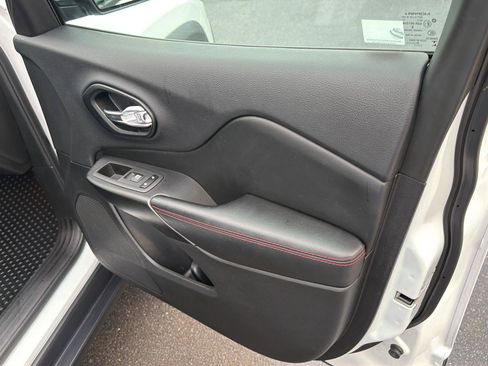 Used 2022 Jeep Cherokee Trailhawk w/ Premium Leather Package AWD/4WD image 14