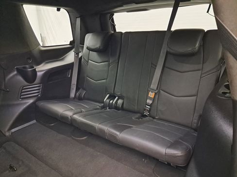 Used 2019 Cadillac Escalade Platinum image 40