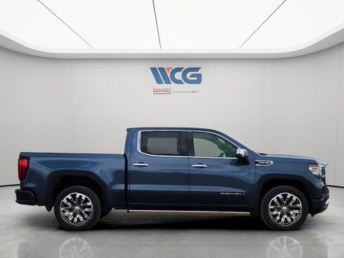 Used 2026 GMC Sierra 1500 Denali w/ Denali Reserve Package AWD/4WD image 3