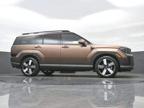 Used 2025 Hyundai Santa Fe Limited image 34