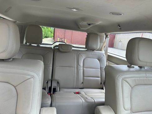 Used 2020 Lincoln Navigator L Reserve w/ Luxury Package AWD/4WD image 19