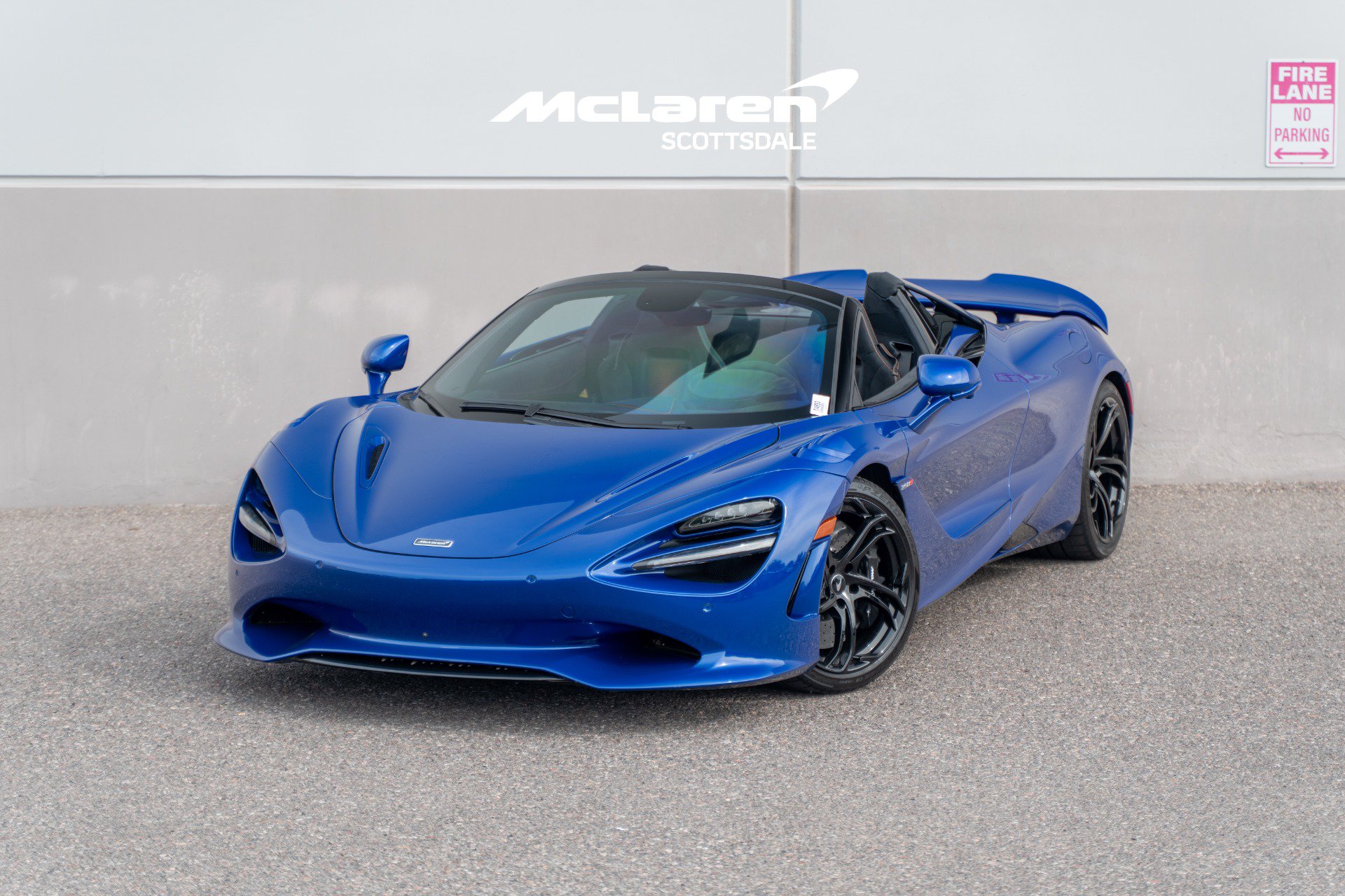 Used 2024 McLaren 750S Spider RWD image 1