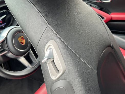 Certified 2021 Porsche 718 Cayman S RWD image 33