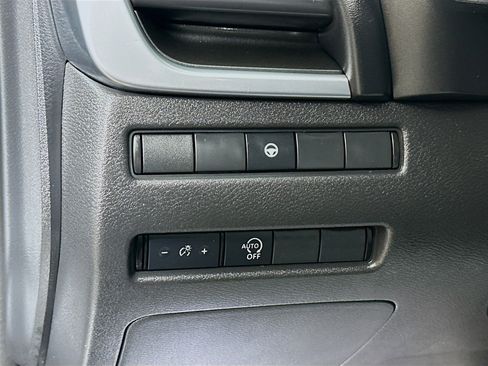 Used 2023 Nissan Rogue SV AWD/4WD image 10