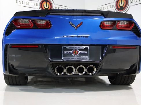 Used 2016 Chevrolet Corvette Stingray Coupe w/ Carbon Flash Badge Package image 29