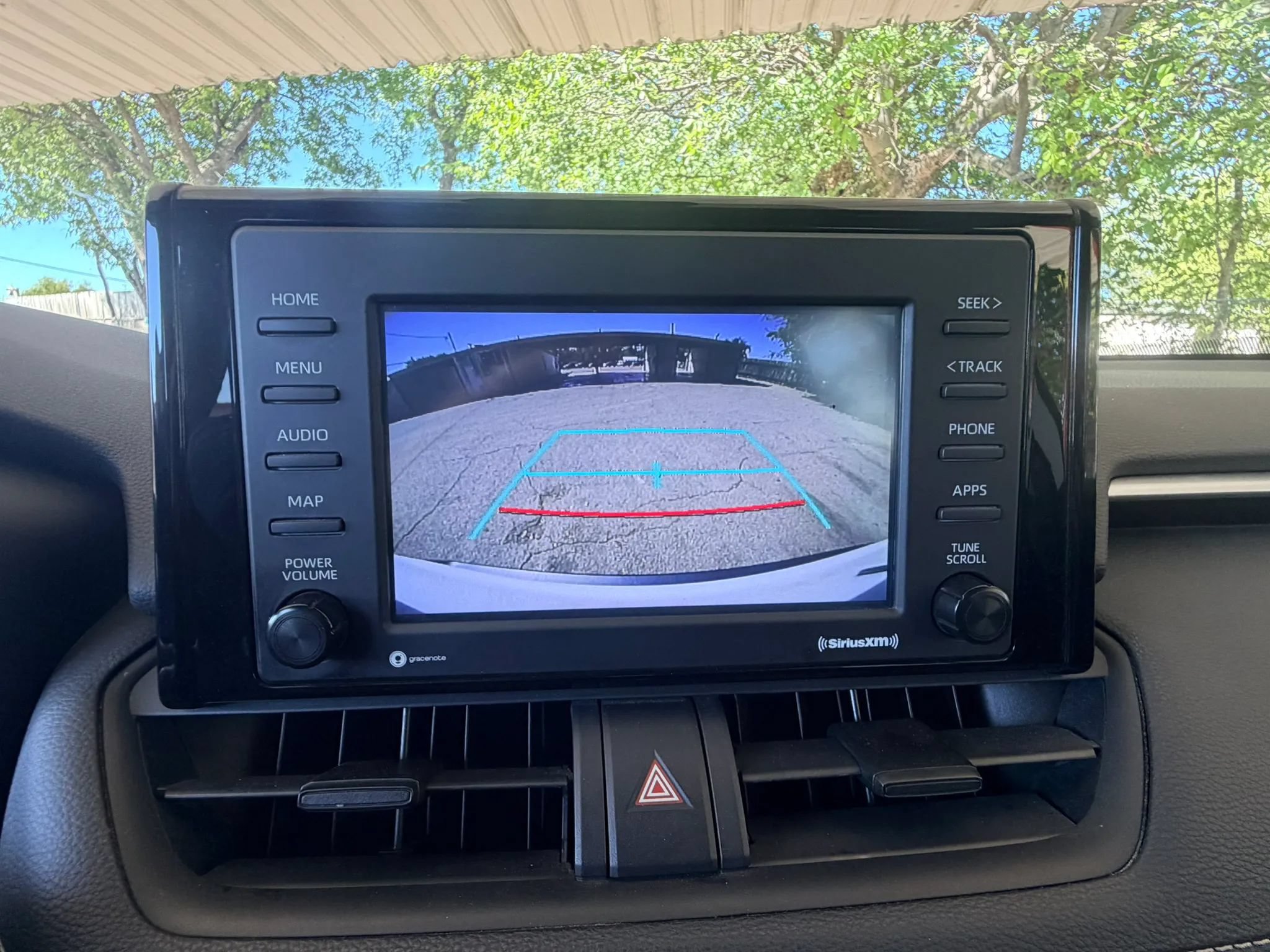 Used 2020 Toyota RAV4 XLE w/ Carpet Mat Package AWD/4WD image 15
