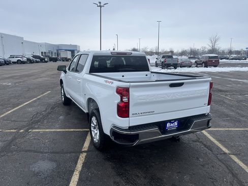 Used 2025 Chevrolet Silverado 1500 LT image 4