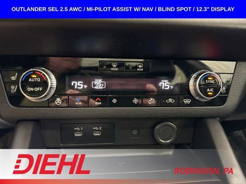 Used 2025 Mitsubishi Outlander SEL AWD/4WD image 37