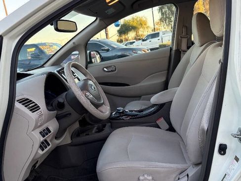 Used 2011 Nissan Leaf SL image 15