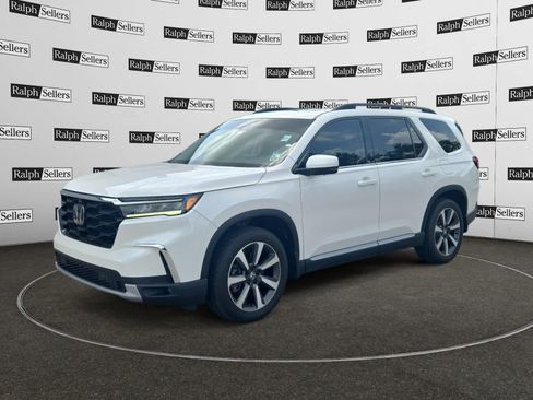 Used 2024 Honda Pilot Elite image 2