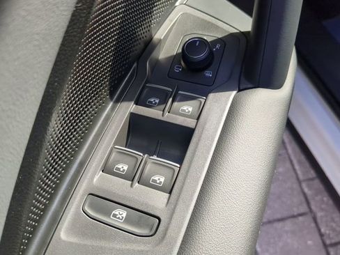New 2026 Volkswagen Tiguan SEL R-Line AWD/4WD image 18