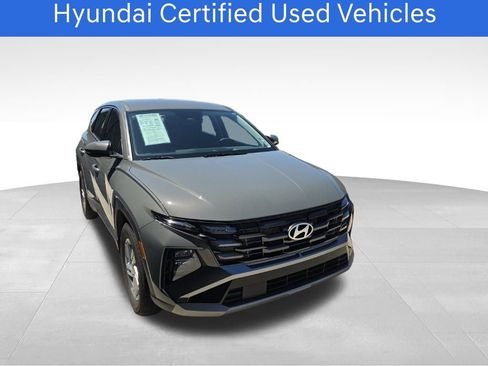Certified 2025 Hyundai Tucson SE FWD image 3