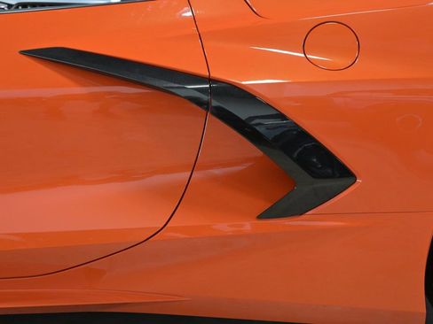 Used 2021 Chevrolet Corvette Stingray Preferred Conv w/ Z51 Performance Package RWD image 9