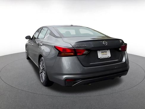 Used 2025 Nissan Altima 2.5 SV FWD image 11