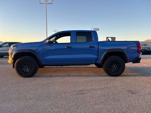 Used 2025 Chevrolet Colorado Trail Boss AWD/4WD image 3