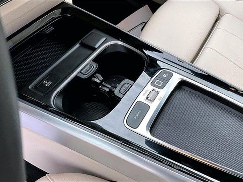 Certified 2025 Mercedes-Benz GLB 250 250 image 21