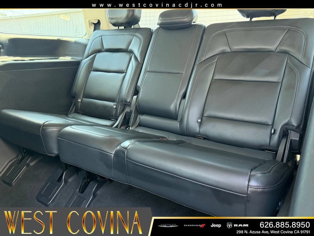 Used 2025 Lincoln Navigator Reserve AWD/4WD image 32