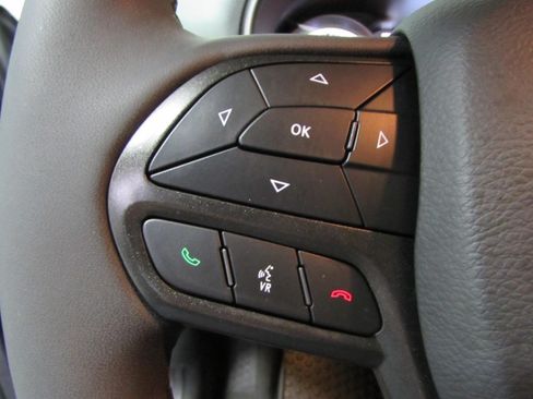 Used 2022 Jeep Cherokee Trailhawk AWD/4WD image 24