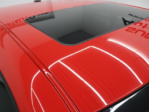 Used 2010 Dodge Challenger R/T RWD image 4