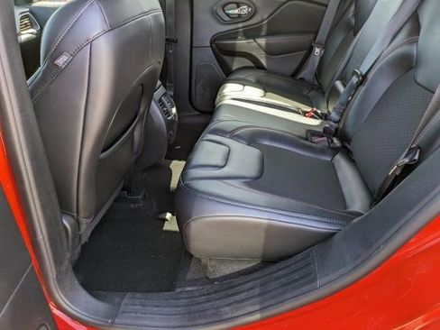 Used 2021 Jeep Cherokee Trailhawk image 15