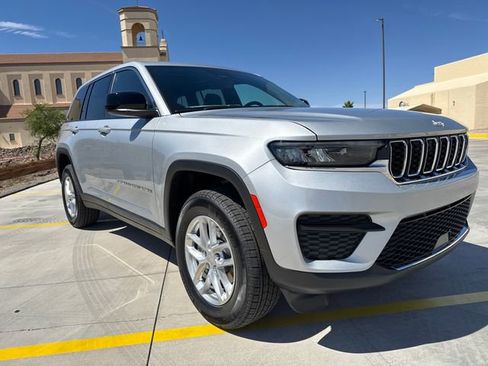 New 2025 Jeep Grand Cherokee Laredo X image 7