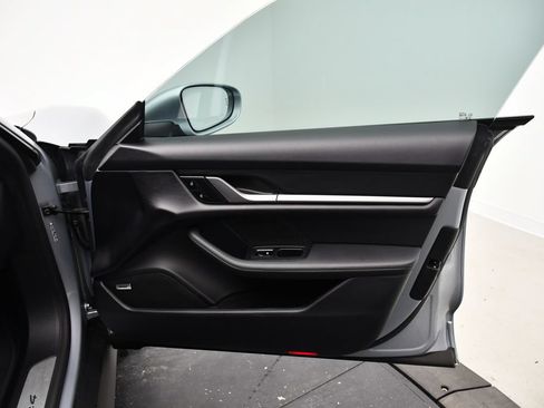 Certified 2025 Porsche Taycan AWD/4WD image 43