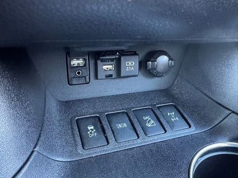 Used 2019 Toyota Highlander Limited image 18