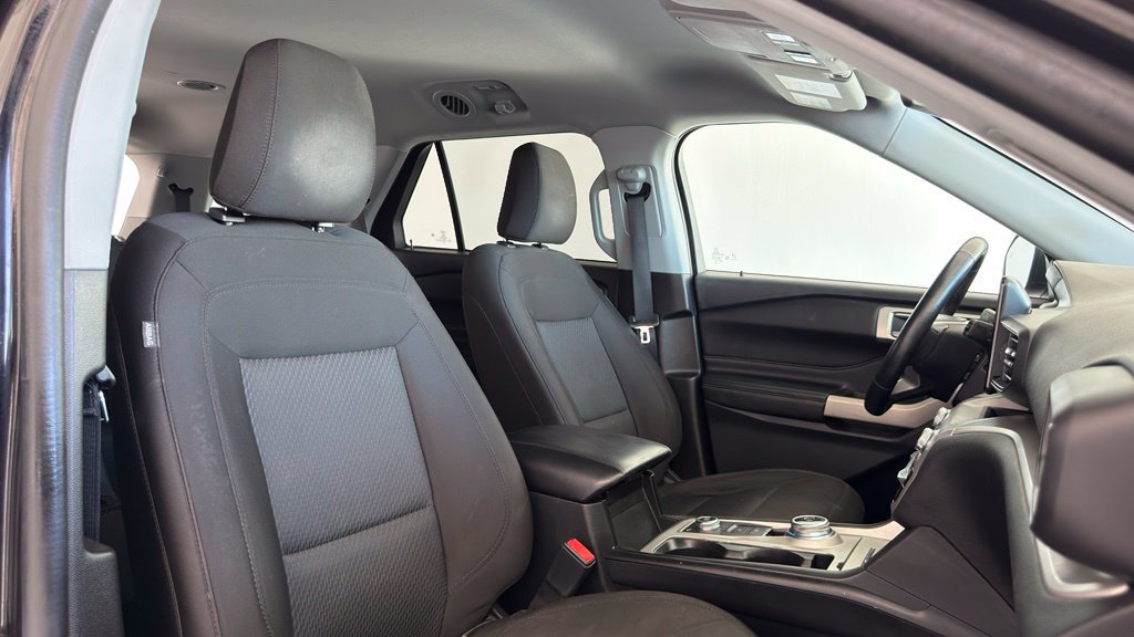 Used 2023 Ford Explorer XLT AWD/4WD image 39