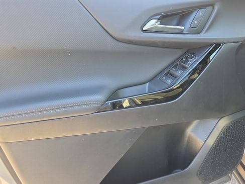 Used 2025 Chevrolet Equinox LT AWD/4WD image 21