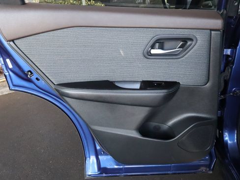 Used 2023 Nissan Rogue SV FWD image 37